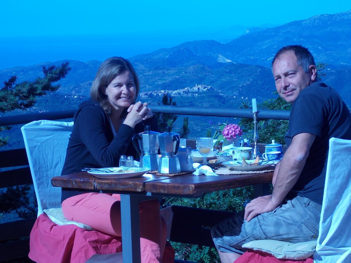 B&B Le Camelie Del Bosco Baiardo エクステリア 写真