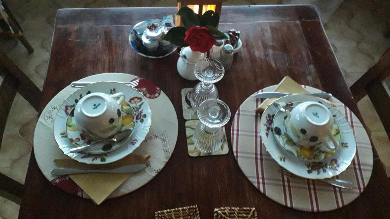 B&B Le Camelie Del Bosco Baiardo エクステリア 写真